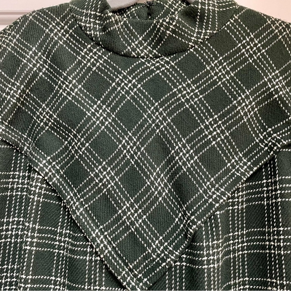 Vintage Leslie Fay 60's 70's Wool (?) Short Sleeve Zip Hook Eye Back Mini Dress - Picture 2 of 16